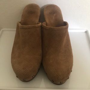 USED Uggs high heel clogs